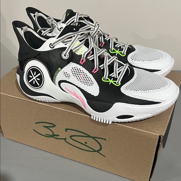 Way of Wade Fission 8 Men's Athletic Sneakers in White, Black & Neon Accents - Picture 2 of 3